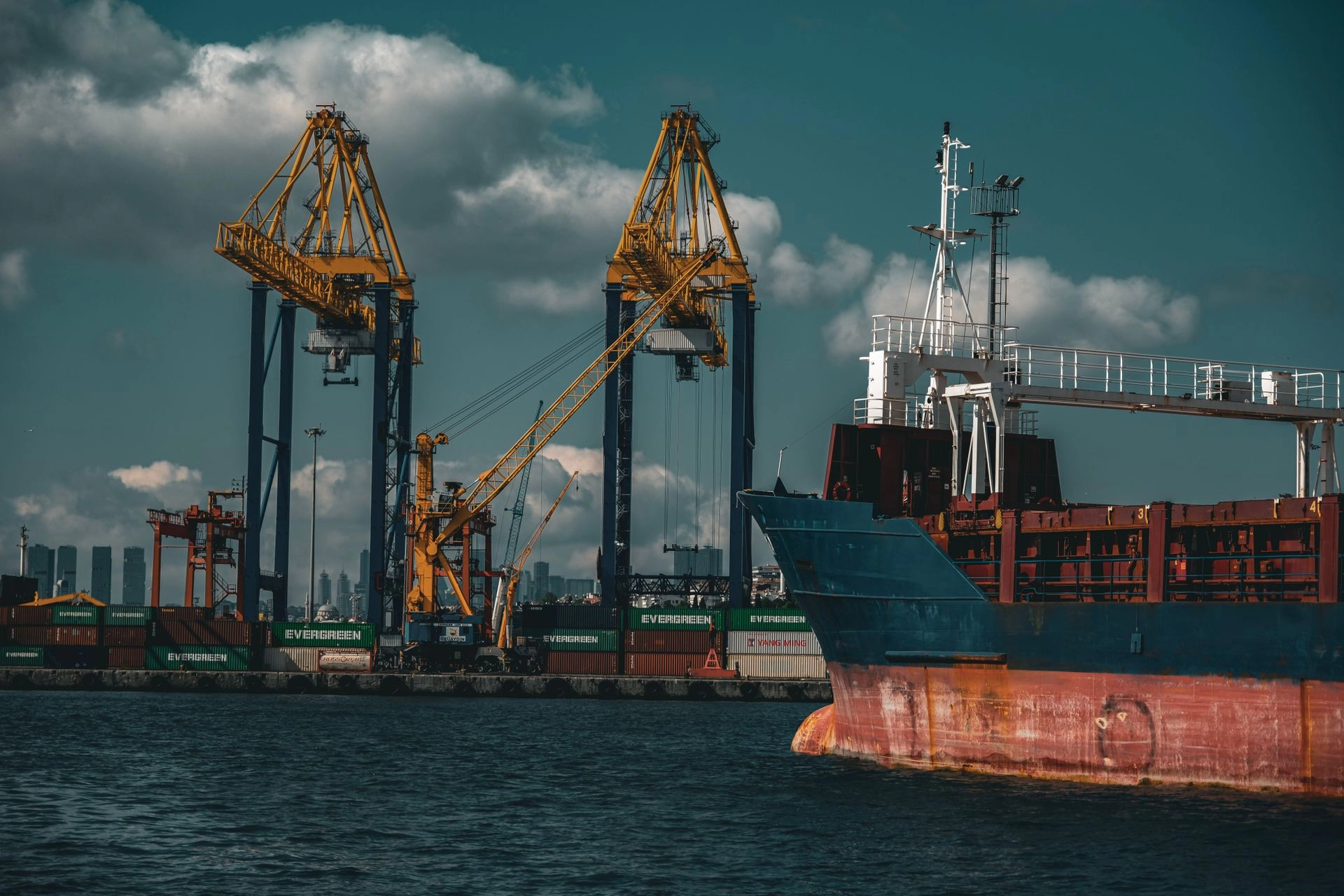 shipyard industry image